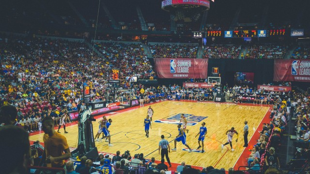 中国足球俱乐部管理体系日益完善，我国足球俱乐部的基本模式